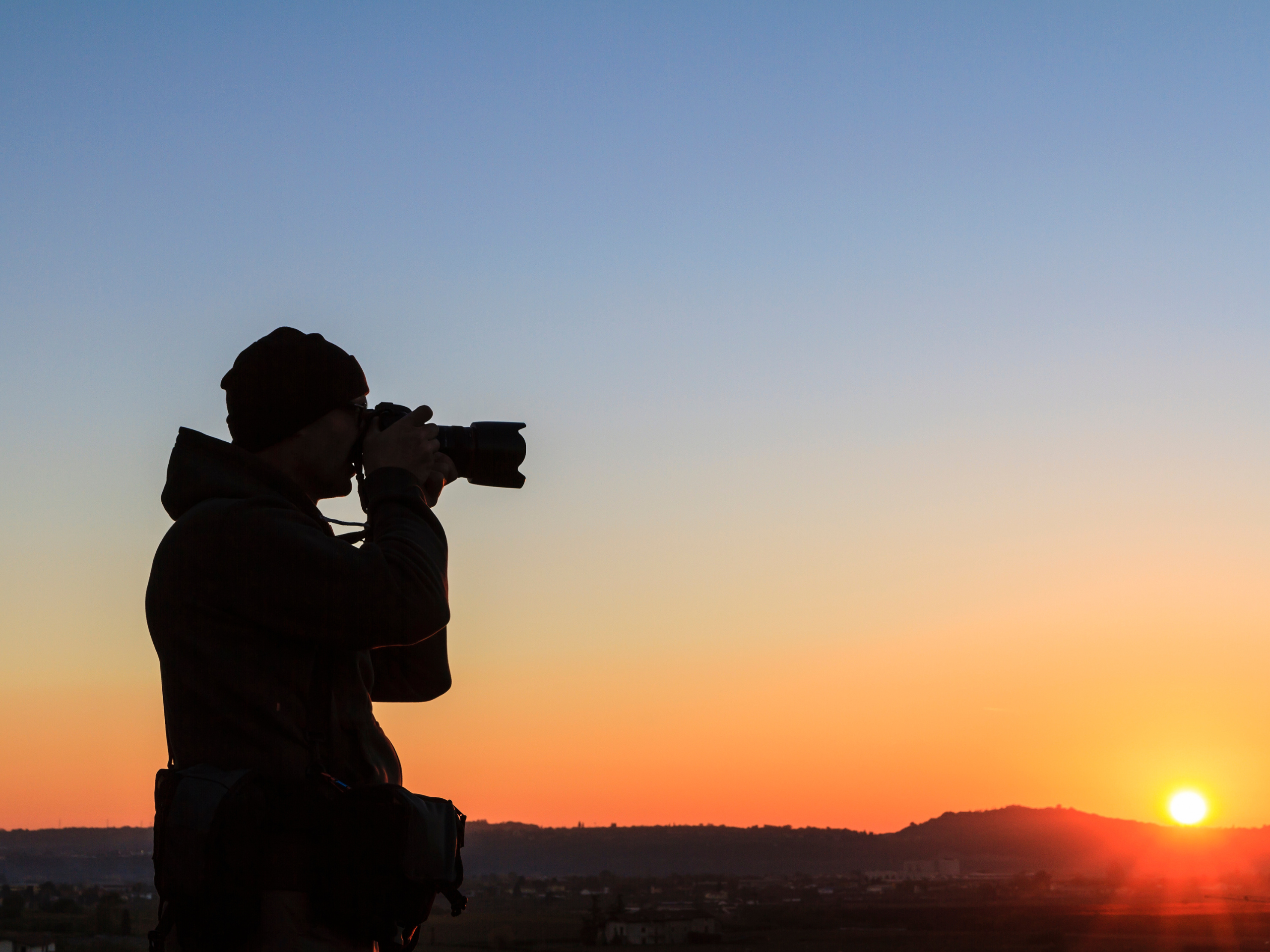 Formation en photographie et en gestion d’un site Web.